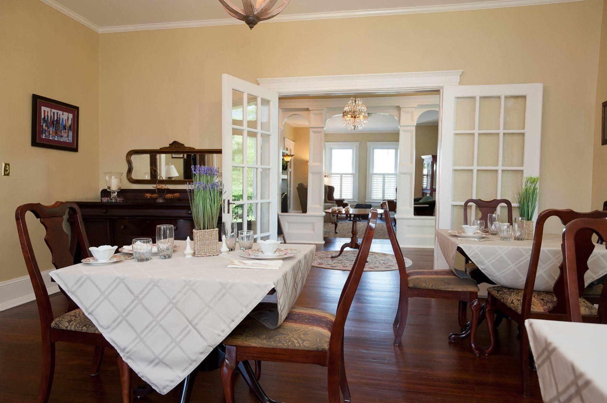 Steeles Tavern Manor Bed & Breakfast Raphine Eksteriør bilde